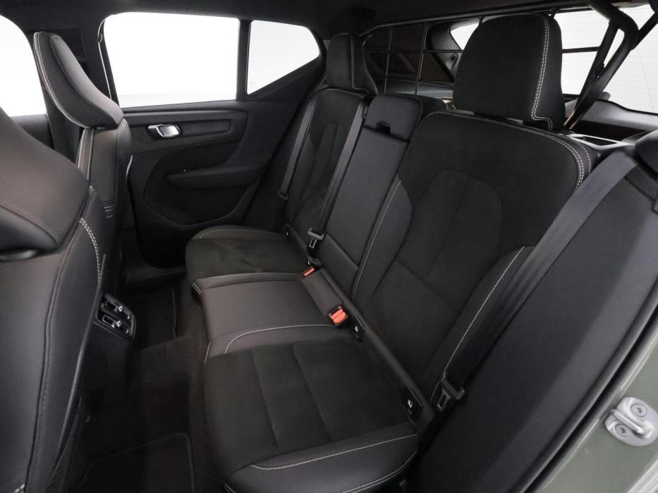 VOLVO XC40 2023