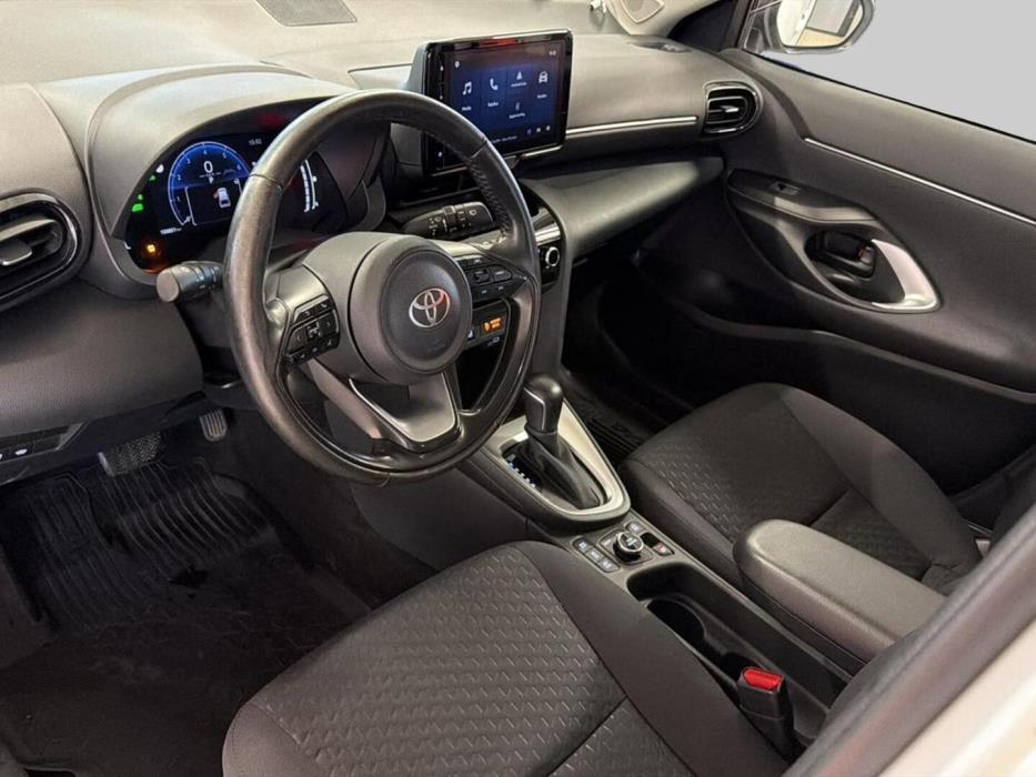 TOYOTA Yaris Cross 2024