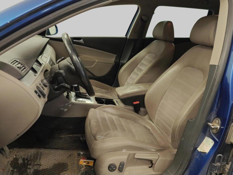 VOLKSWAGEN Passat 2009