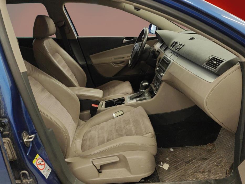 VOLKSWAGEN Passat 2009