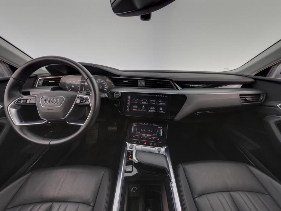 AUDI E-TRON 2022