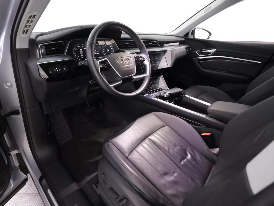 AUDI E-TRON 2022