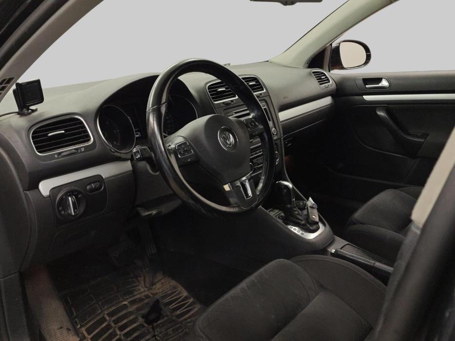VOLKSWAGEN Golf 2011
