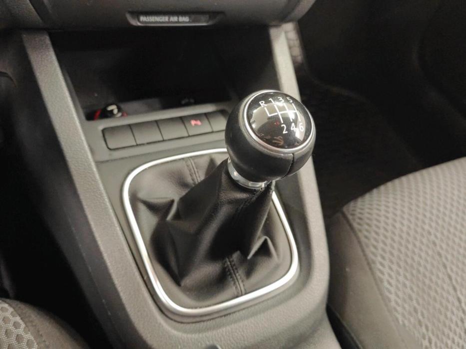 VOLKSWAGEN Jetta 2012