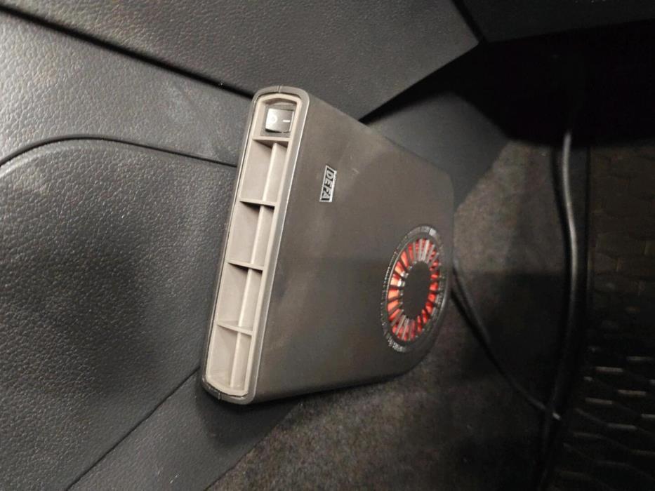 VOLKSWAGEN Jetta 2012