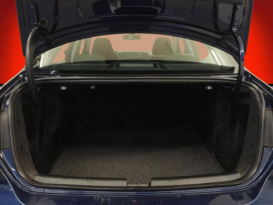 VOLKSWAGEN Jetta 2012