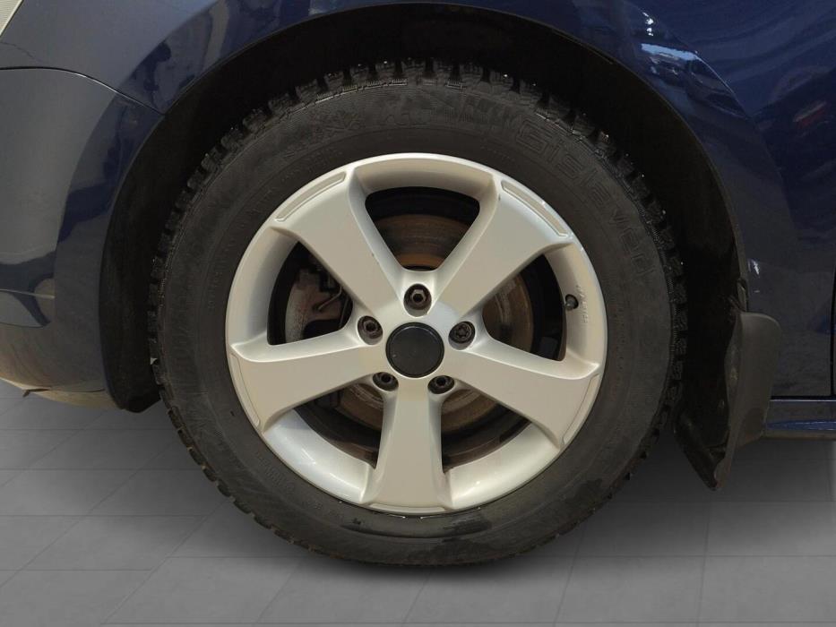 VOLKSWAGEN Jetta 2012