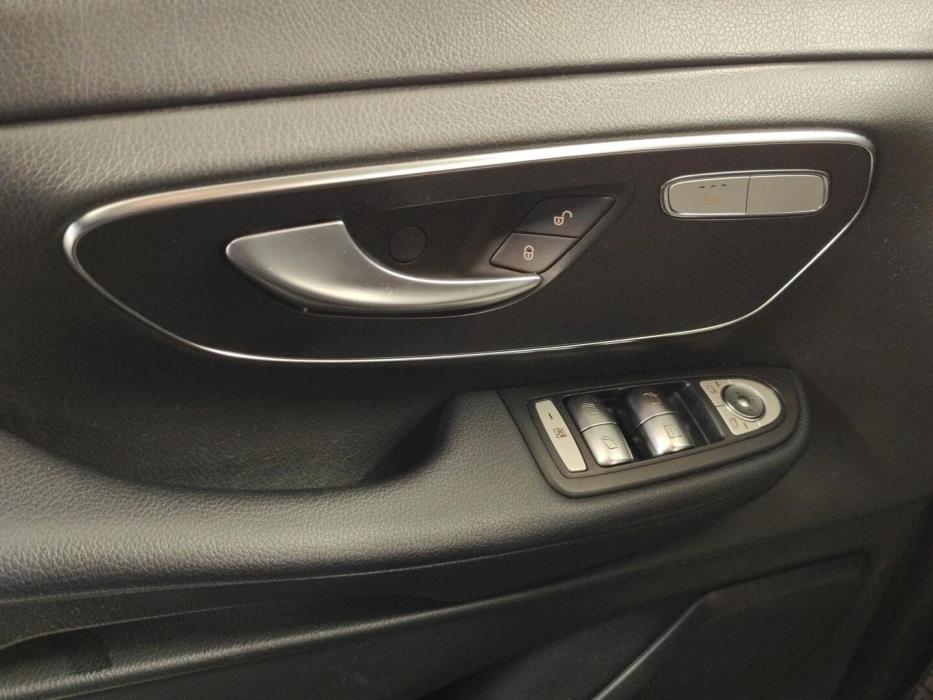 MERCEDES-BENZ V 2015