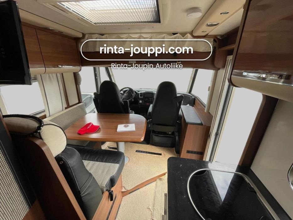 LMC EXPLORER I 680 2015