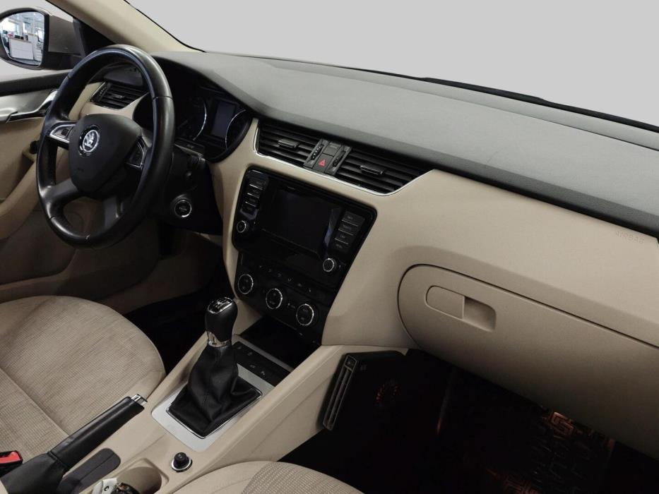 SKODA OCTAVIA 2015