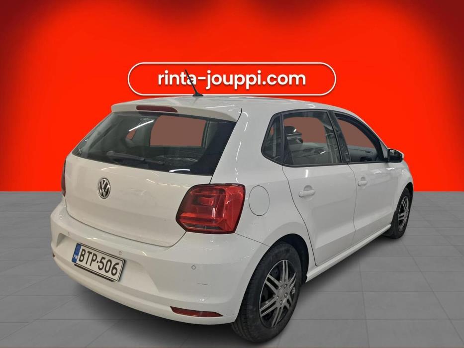 VOLKSWAGEN Polo 2015