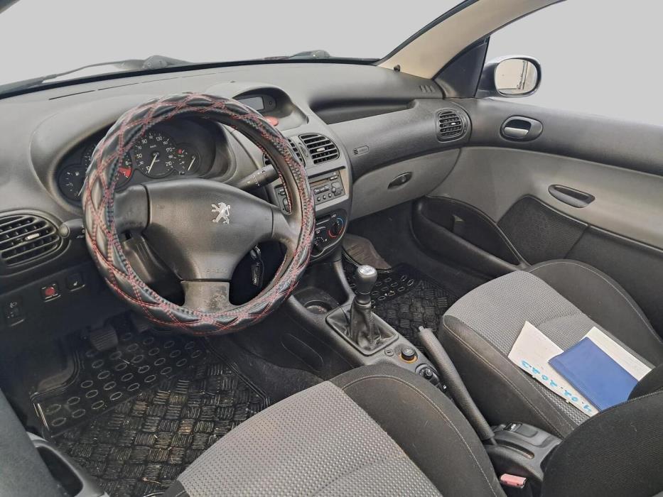 PEUGEOT 206 2003