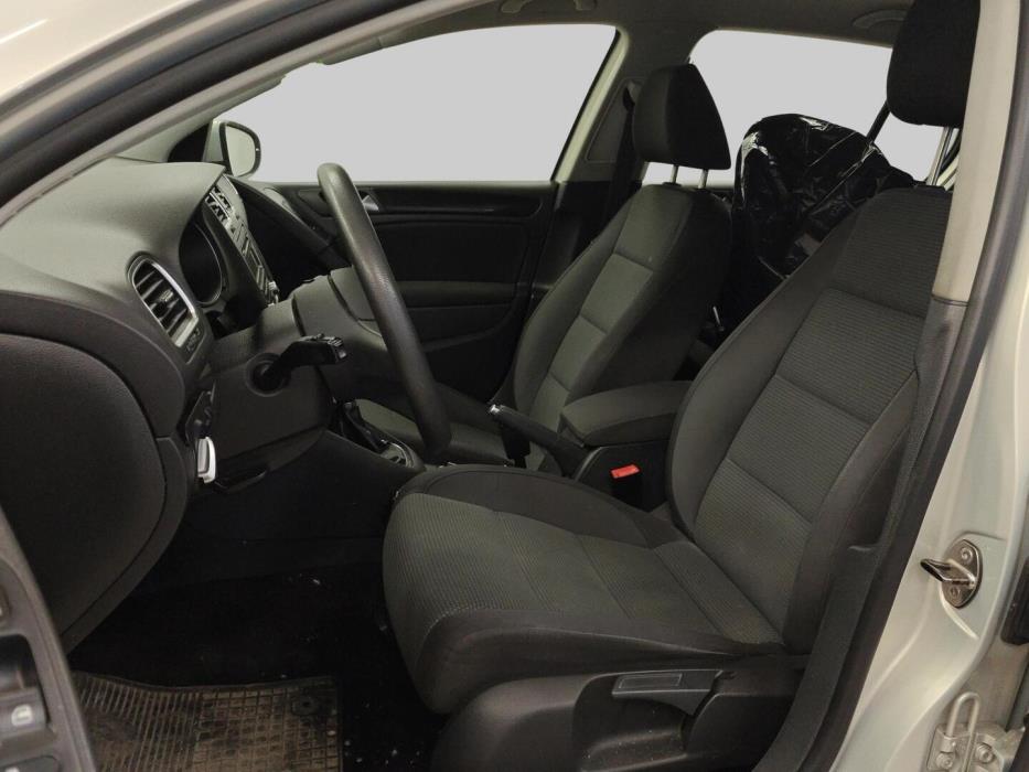 VOLKSWAGEN Golf 2010