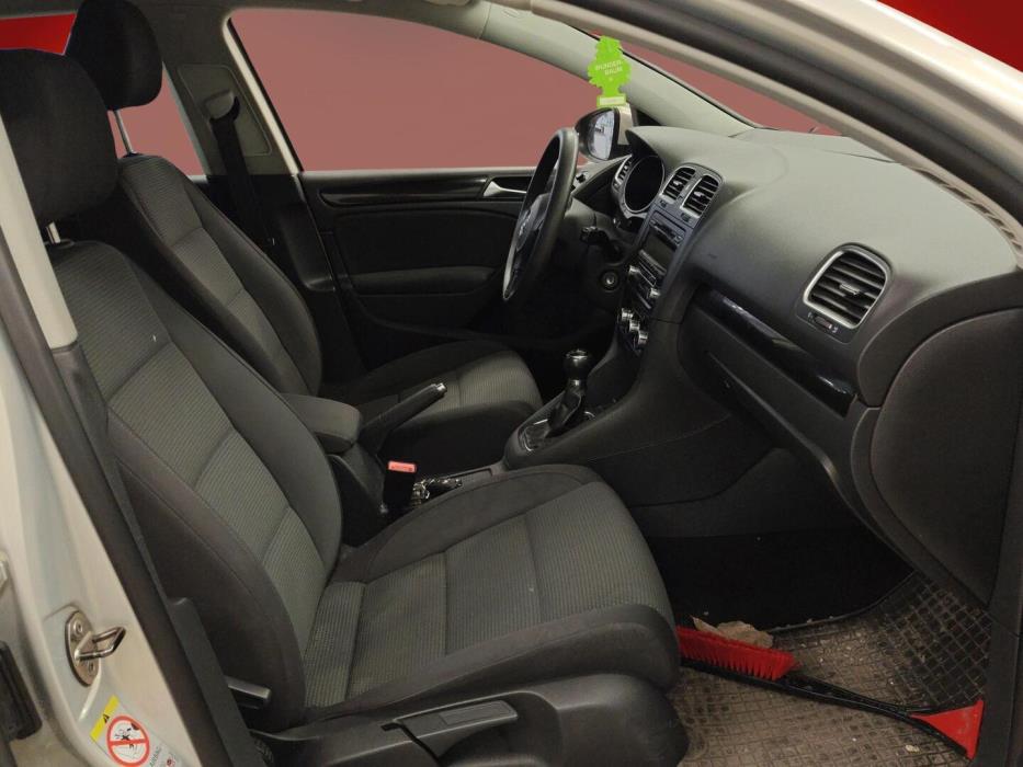 VOLKSWAGEN Golf 2010