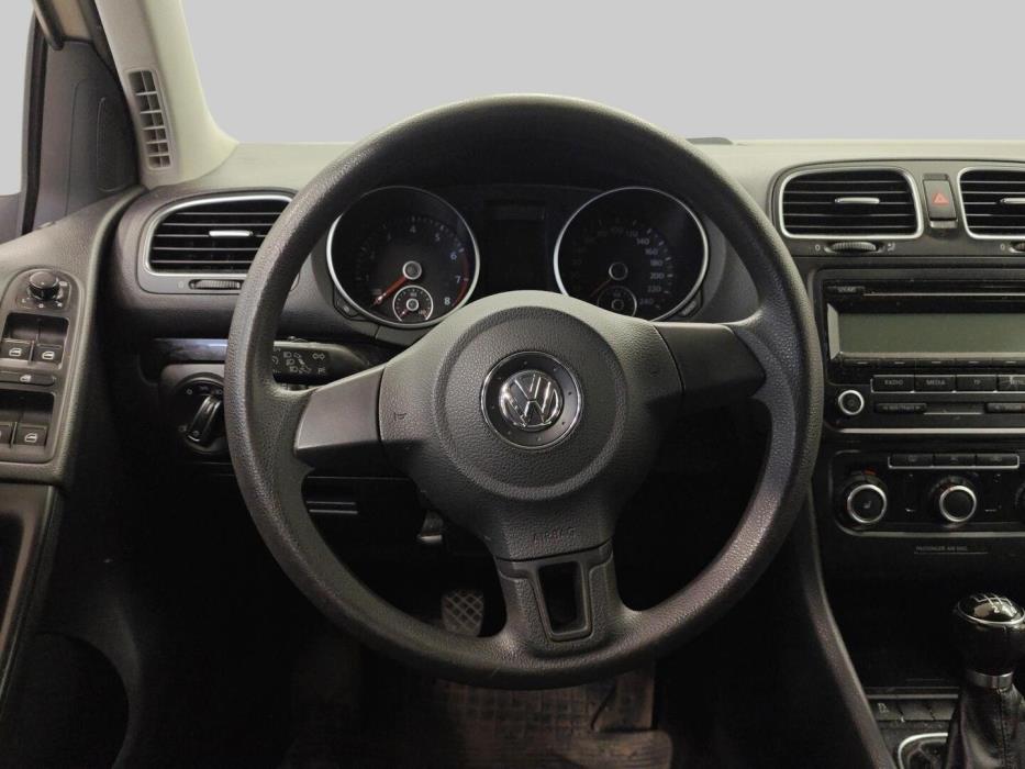 VOLKSWAGEN Golf 2010