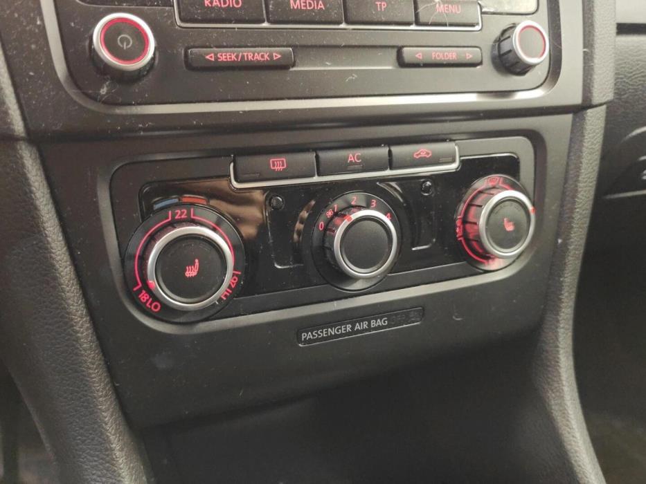 VOLKSWAGEN Golf 2010