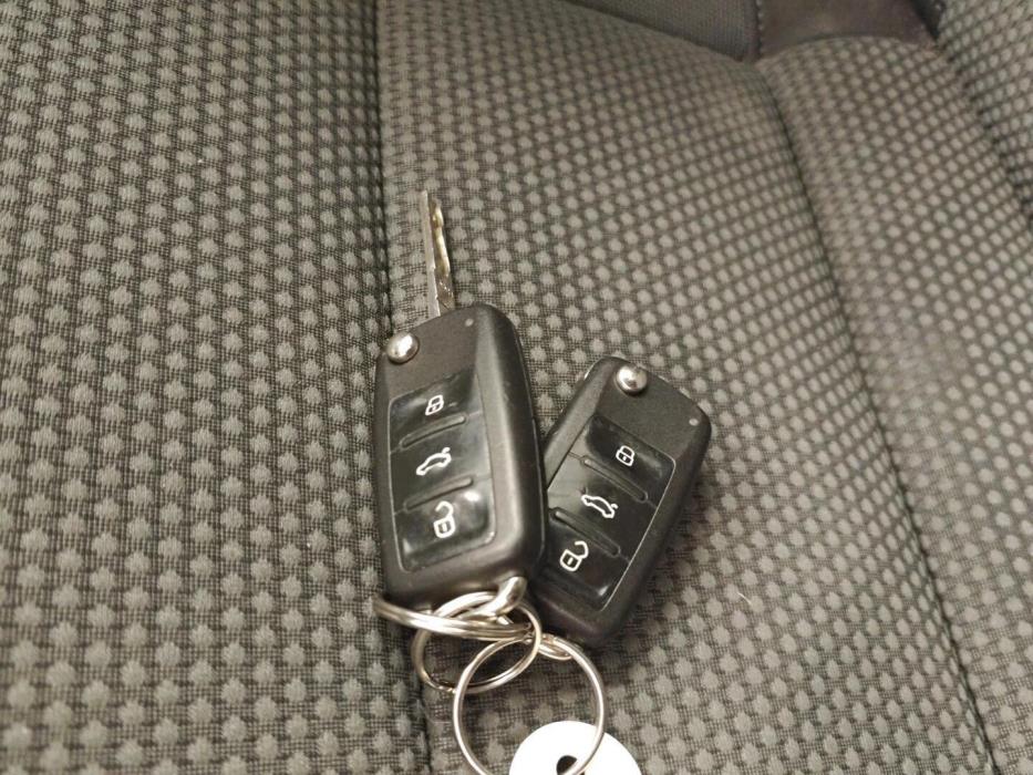 VOLKSWAGEN Golf 2010