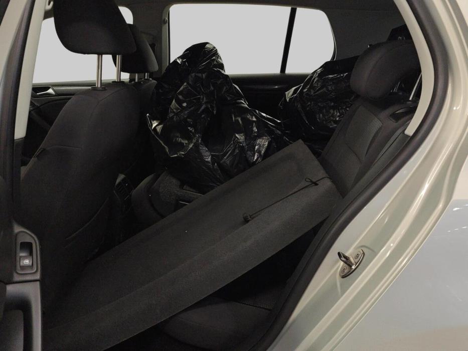 VOLKSWAGEN Golf 2010