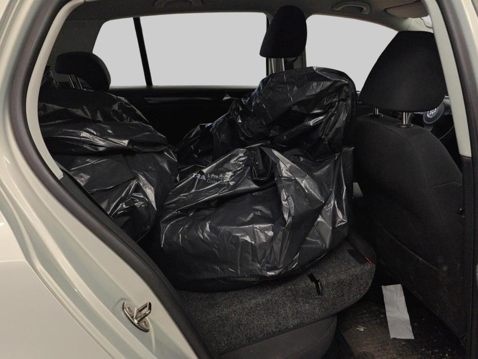 VOLKSWAGEN Golf 2010