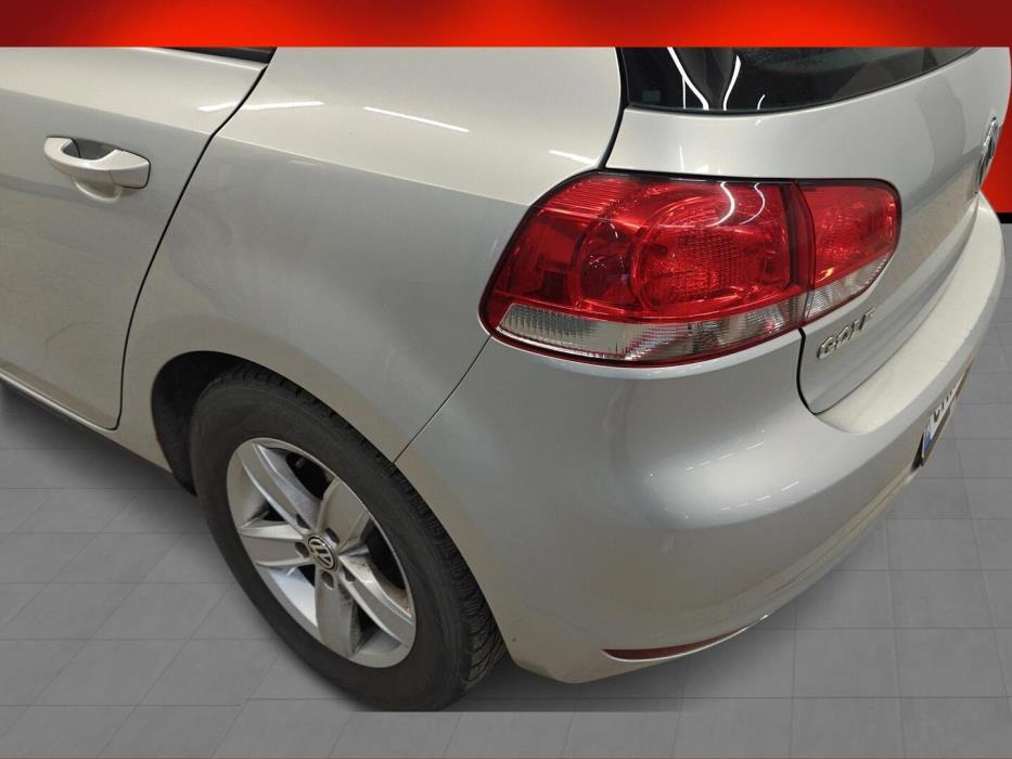 VOLKSWAGEN Golf 2010