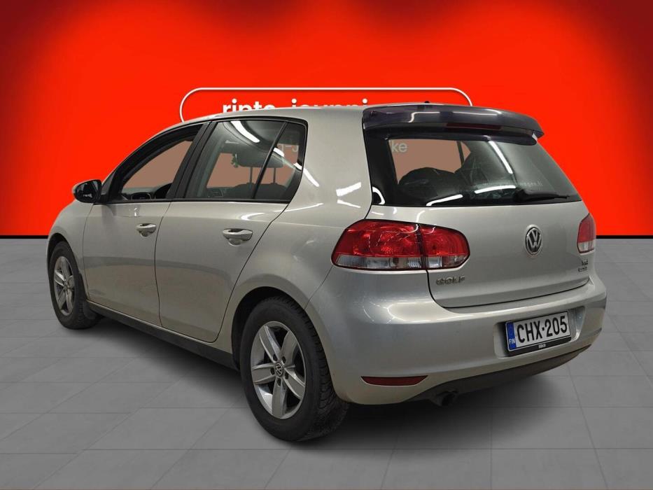 VOLKSWAGEN Golf 2010