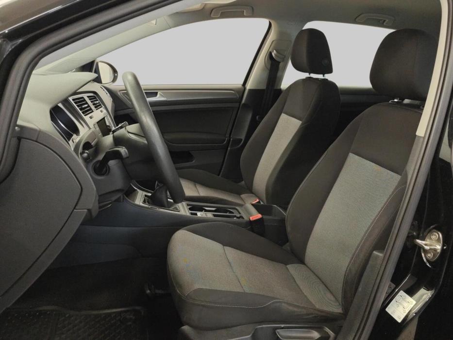 VOLKSWAGEN Golf 2014