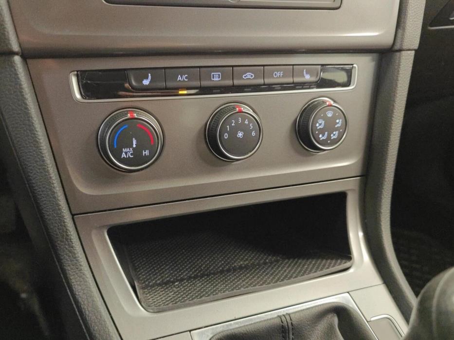 VOLKSWAGEN Golf 2014