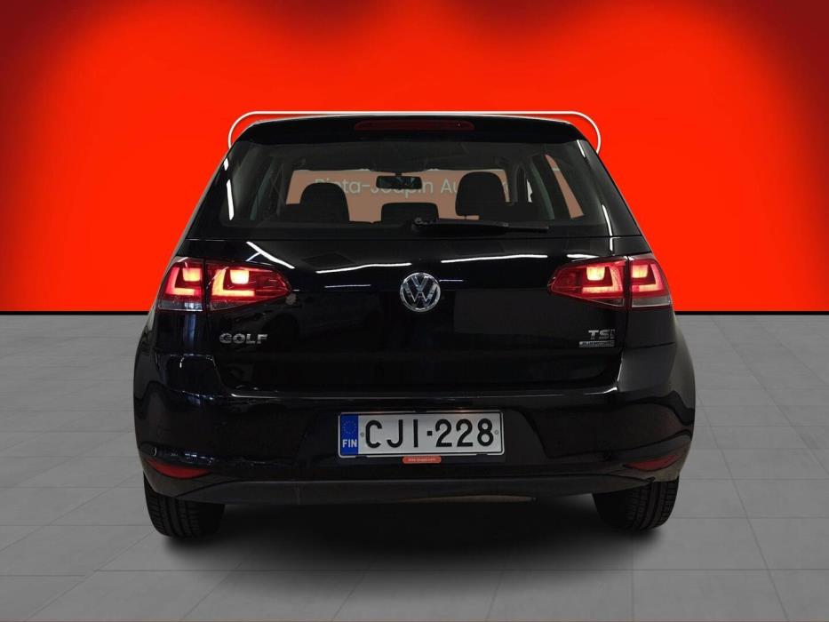 VOLKSWAGEN Golf 2014