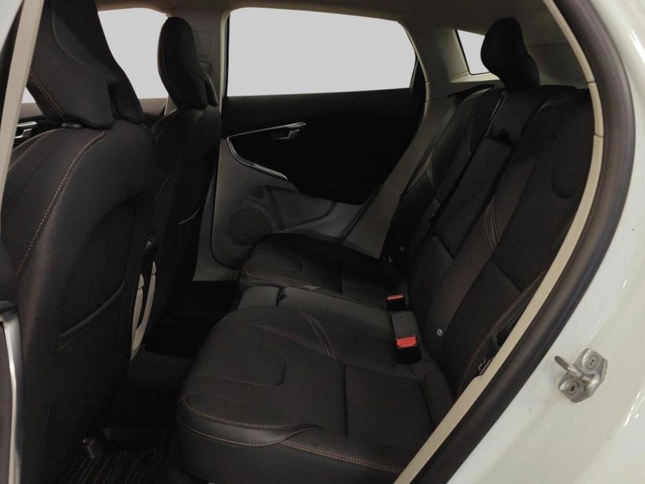 VOLVO V40 Cross Country 2016