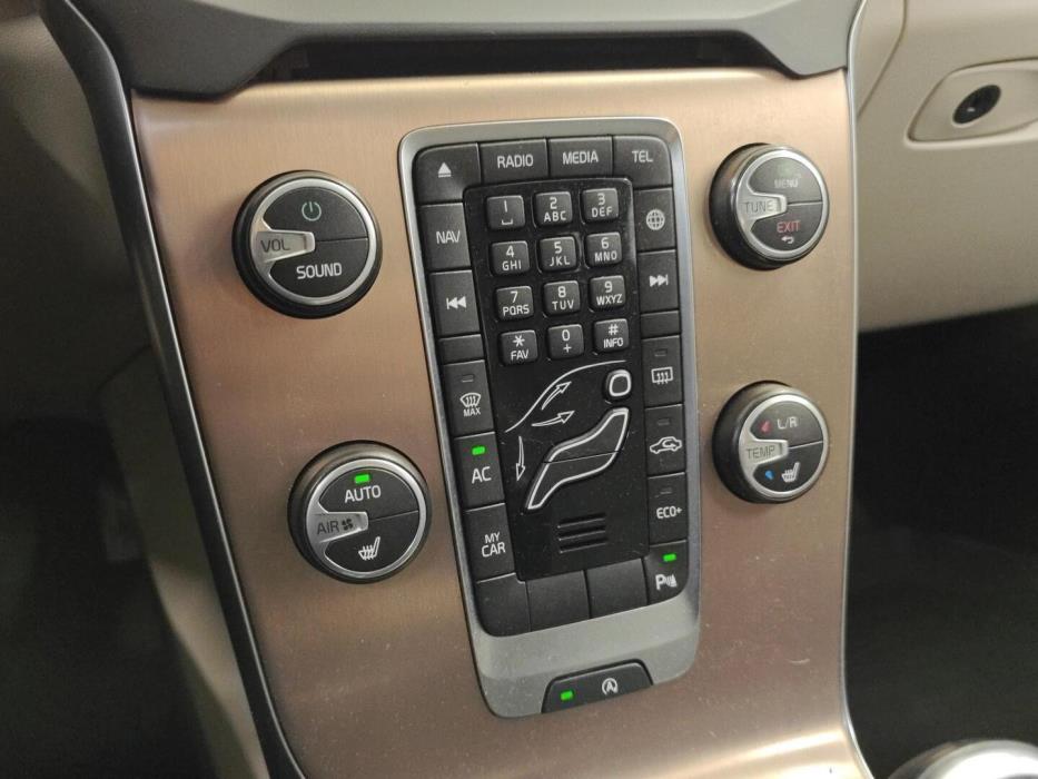 VOLVO V40 Cross Country 2016