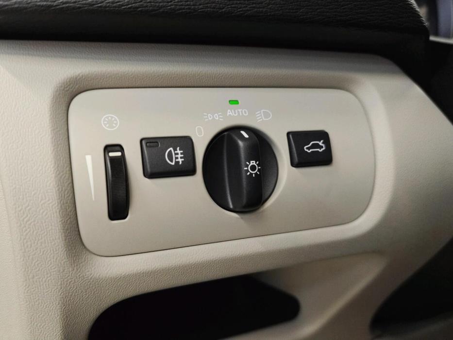 VOLVO V40 Cross Country 2016