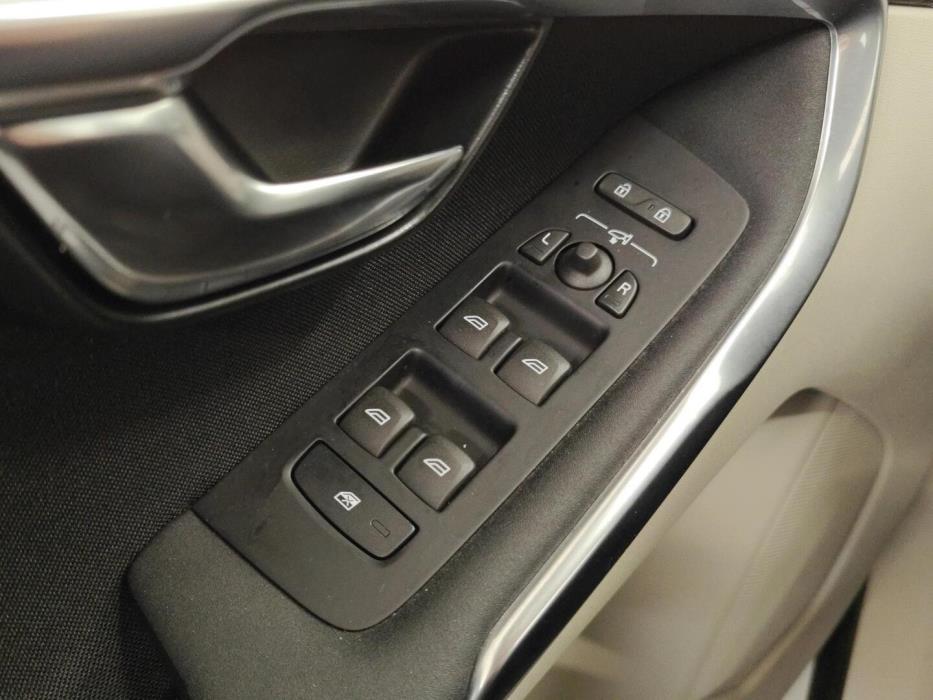 VOLVO V40 Cross Country 2016