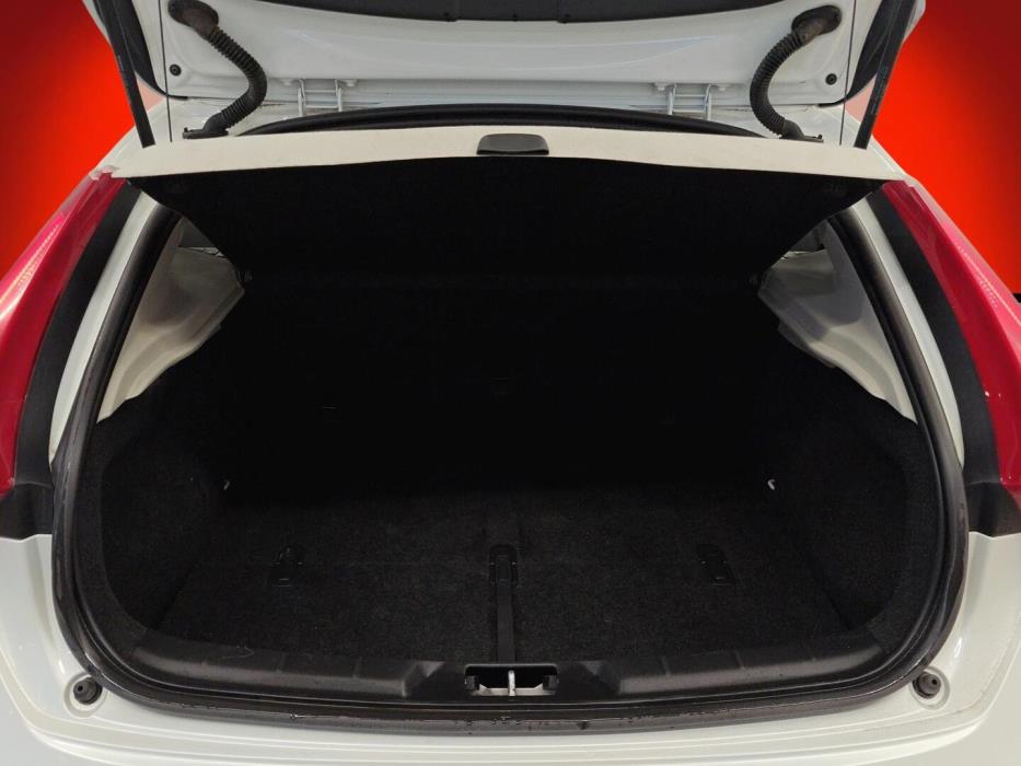 VOLVO V40 Cross Country 2016