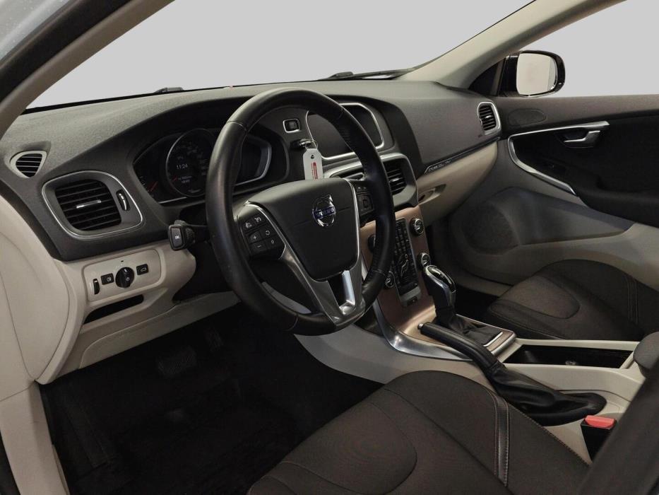 VOLVO V40 Cross Country 2016