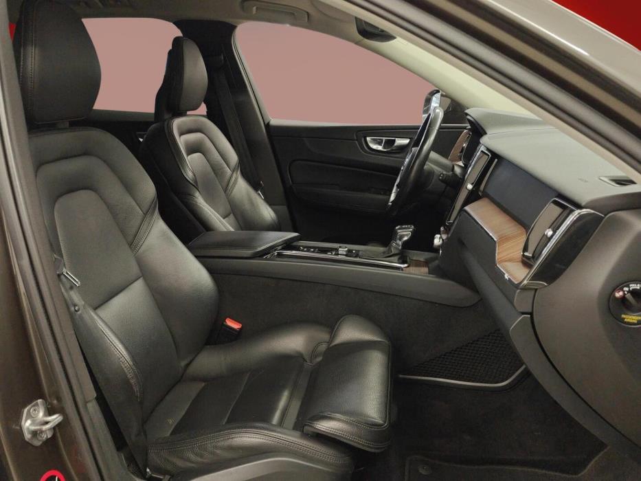 VOLVO XC60 2017