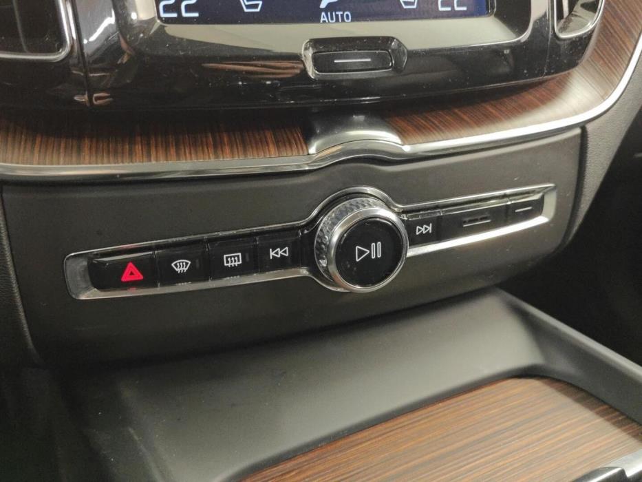 VOLVO XC60 2017