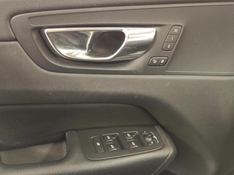 VOLVO XC60 2017