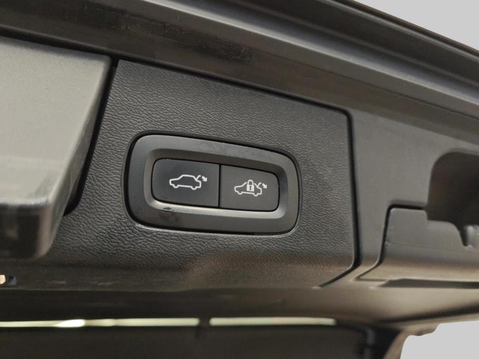 VOLVO XC60 2017