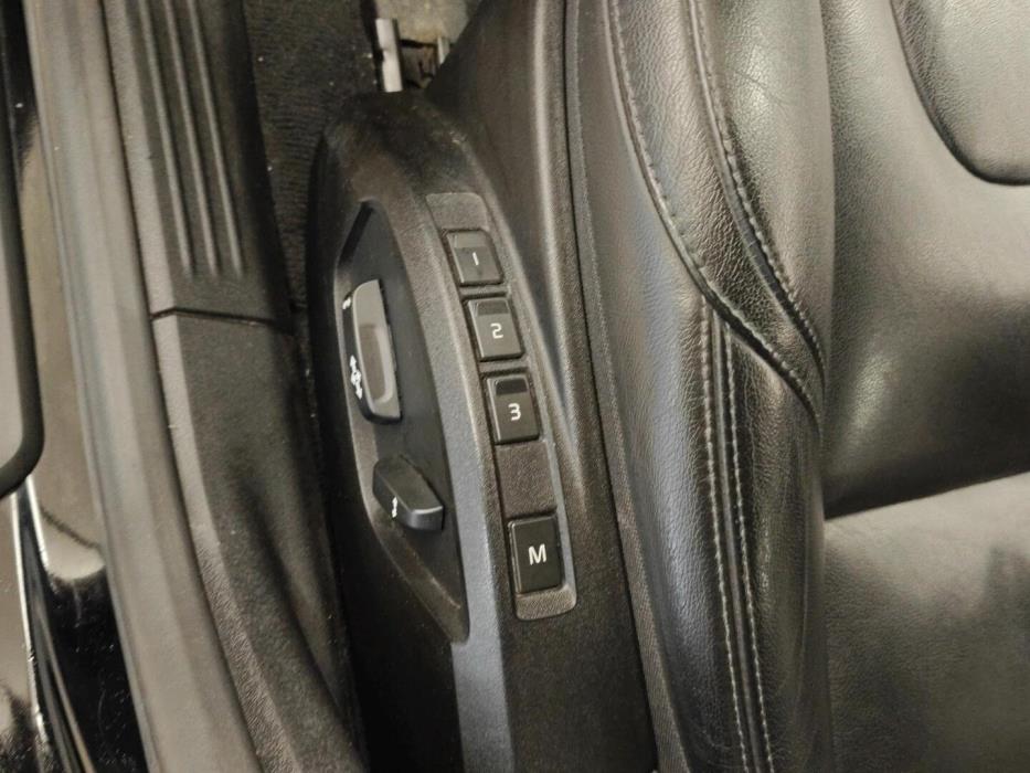 VOLVO V40 2018