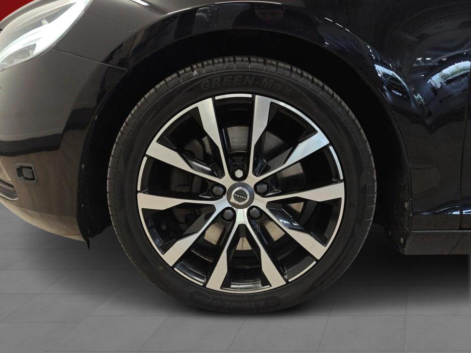 VOLVO V40 2018