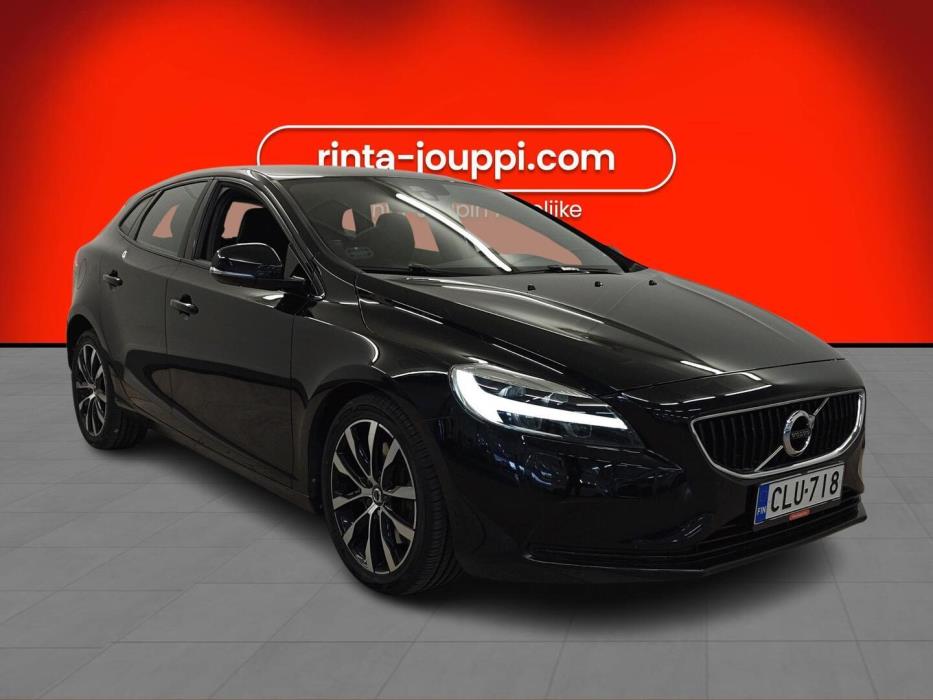 VOLVO V40 2018