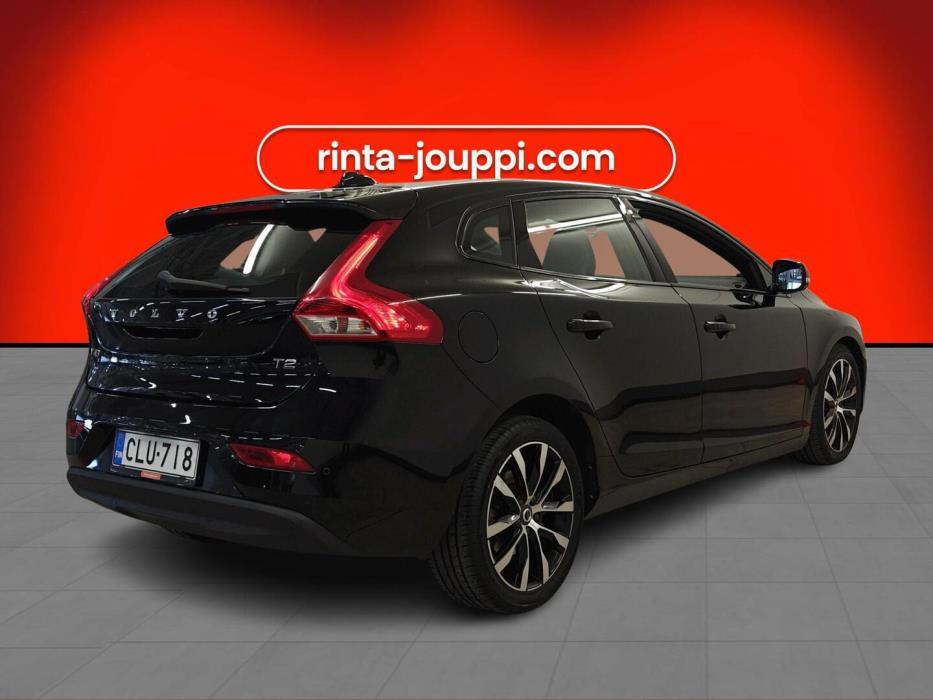 VOLVO V40 2018