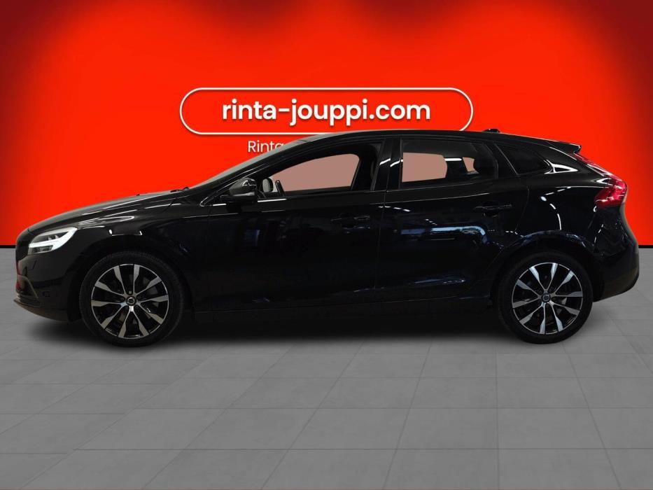 VOLVO V40 2018