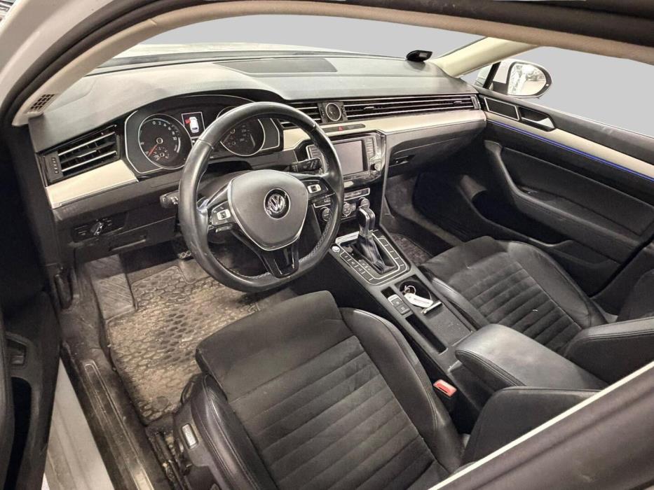 VOLKSWAGEN Passat 2016