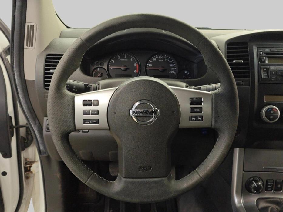 NISSAN Navara 2010