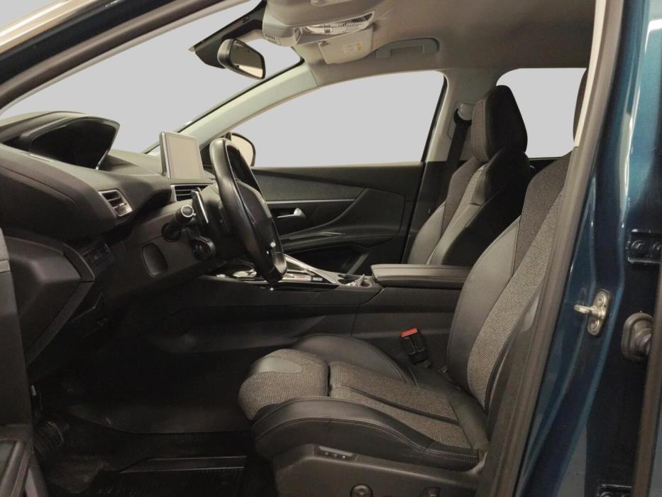 PEUGEOT 5008 2019