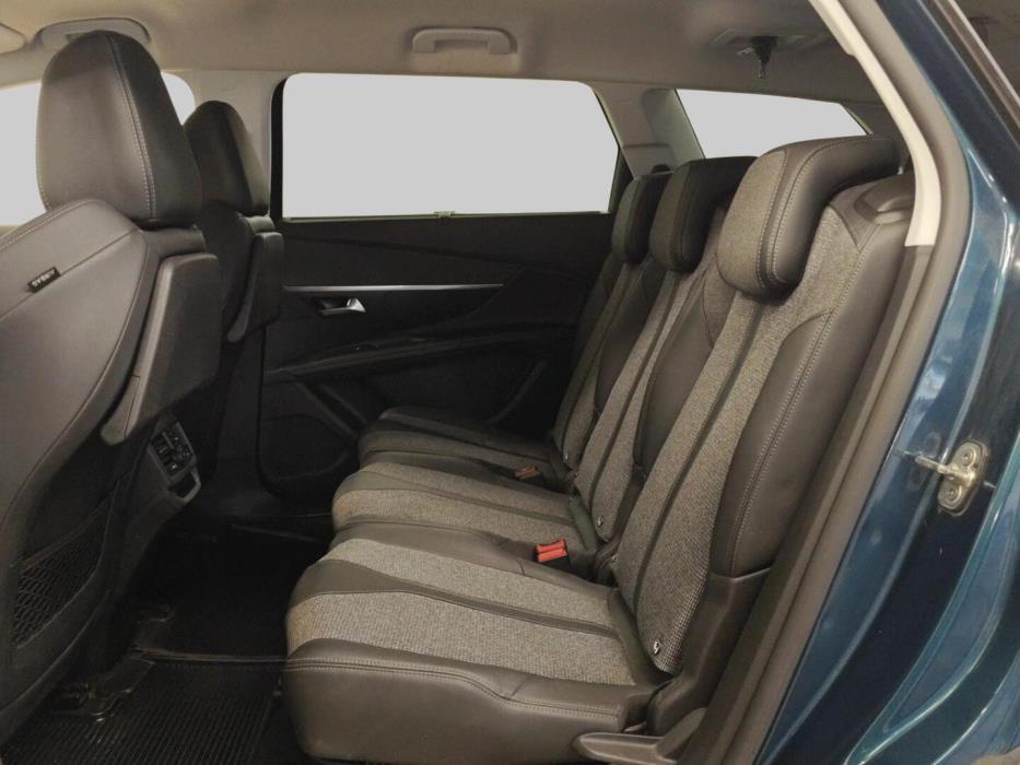 PEUGEOT 5008 2019