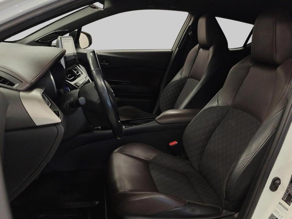 TOYOTA C-HR 2017
