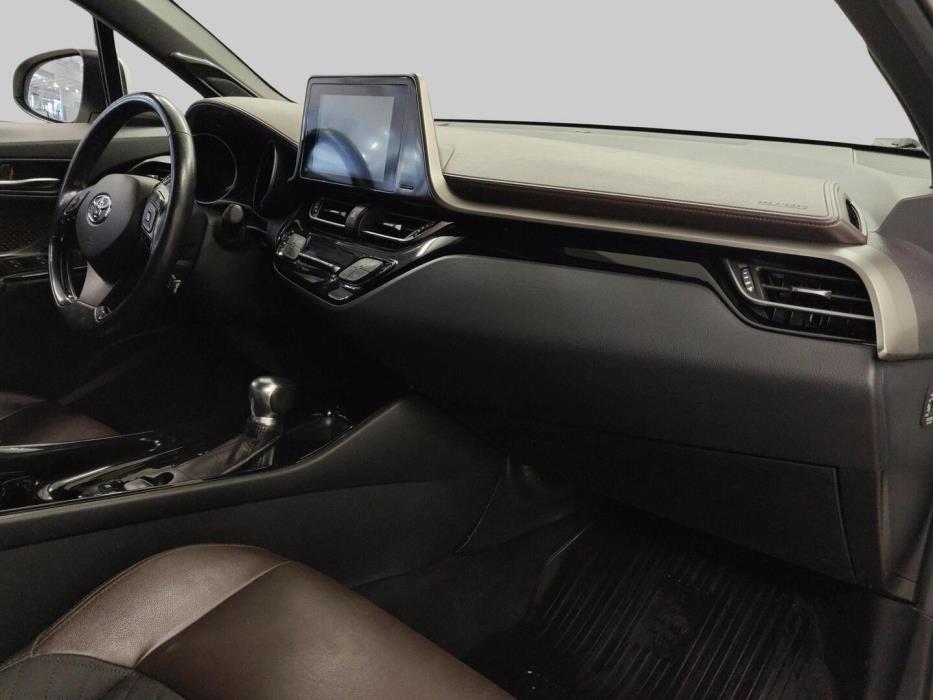 TOYOTA C-HR 2017