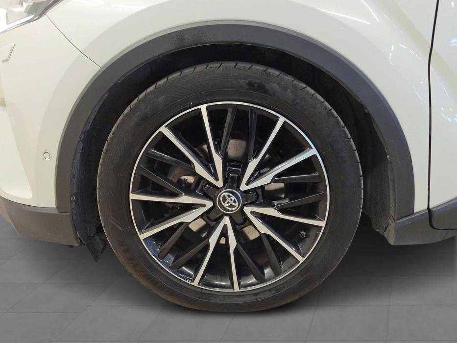 TOYOTA C-HR 2017